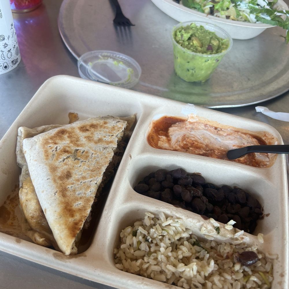 Chipotle Mexican Grill - Mexican Near Me - Florence, Alabama