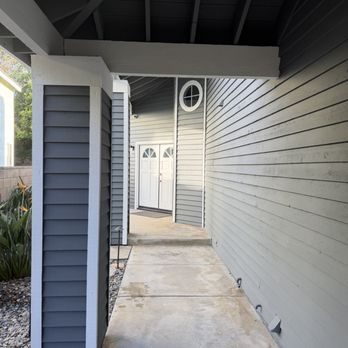White House Painting - Entry way - Painters Near Me - Northridge, California White House Painting - Entry way - Painters Near Me - Northridge, California