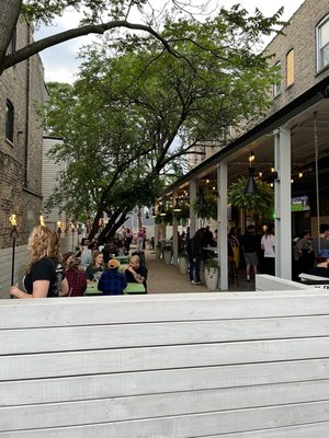 Central Park Bar by null