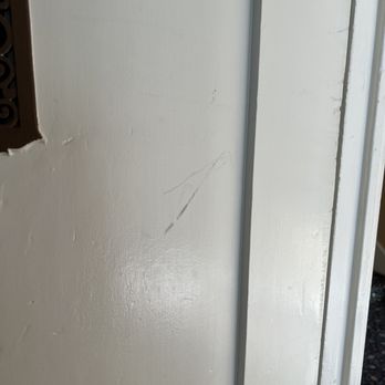 Splendid Moving - scratch on door - Movers Near Me - Los Angeles, California Splendid Moving - scratch on door - Movers Near Me - Los Angeles, California