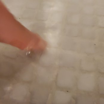 Villa Delle Stelle - Flooded shower. - Hotels Near Me - Hollywood, California