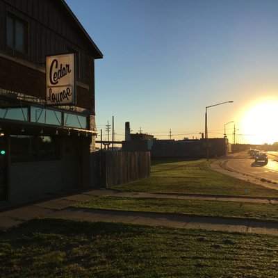 CEDAR LOUNGE EARTH RIDER BREWERY TAPROOM - Updated July 2024 - 23 ...
