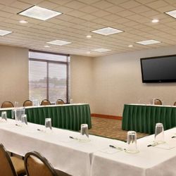 Wingate by Wyndham Vienna/Parkersburg/Marietta - Meeting Room
