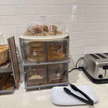 Four Points by Sheraton Jacksonville Baymeadows - Bread options at the breakfast bar - Hotels Near Me - Jacksonville, Florida Four Points by Sheraton Jacksonville Baymeadows - Bread options at the breakfast bar - Hotels Near Me - Jacksonville, Florida