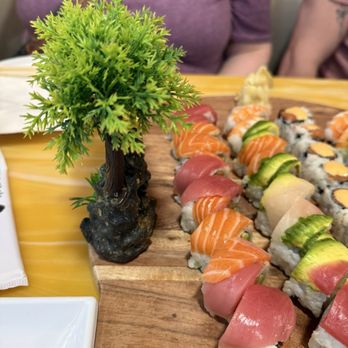 Mayasushi - Tuna Tataki, Rainbow (8 Pieces), Spicy Tuna - Sushi Bars Near Me - Pittsburgh, Pennsylvania