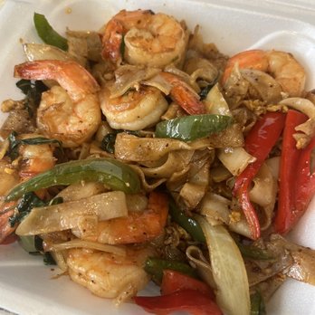 Sea Thai - Drunken Noodles with Shrimp - Thai Near Me - Omaha, Nebraska