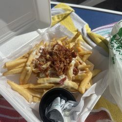 Sandtrap Bar & Grill - Loaded fries