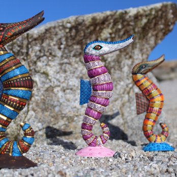 CulturArts - Caballitos marinos tallados en una pieza. - Arts & Crafts Near Me - Monterey, California