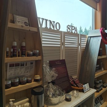 40 Knots Winery - a display of wine products - Wineries Near Me - Comox, British Columbia 40 Knots Winery - a display of wine products - Wineries Near Me - Comox, British Columbia