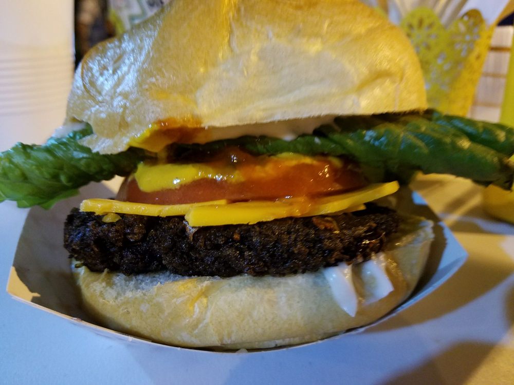 Amy's Lil' Chunks of Love Logo