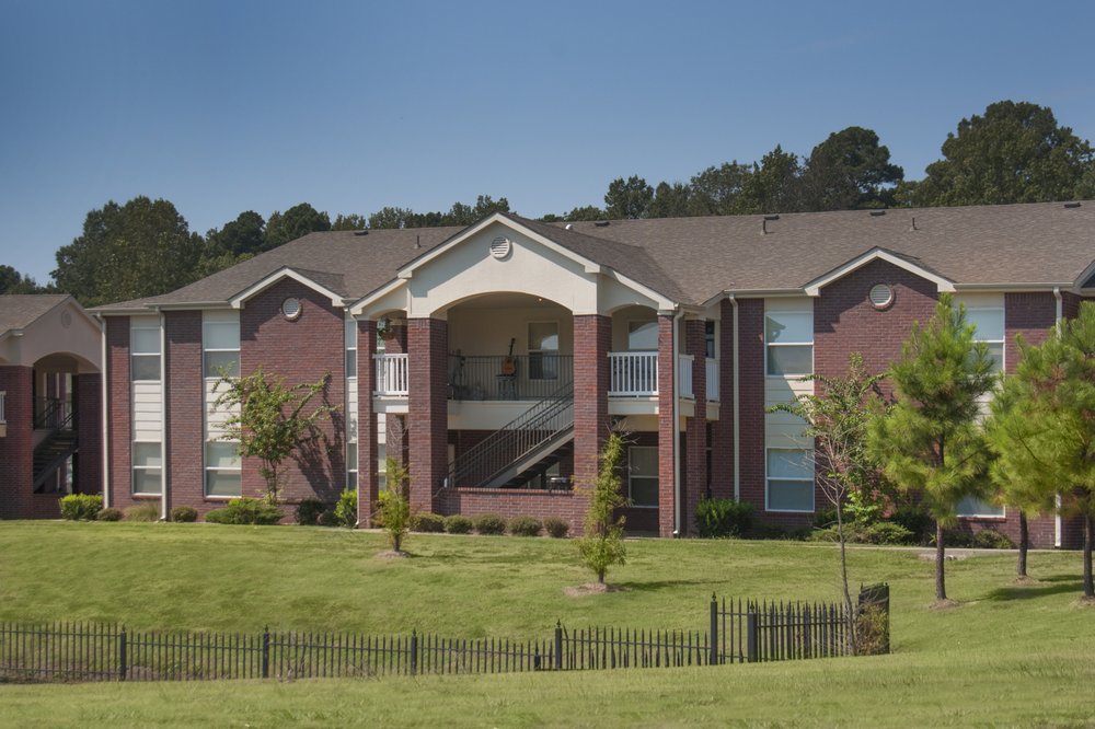 THE LAKES AT HURRICANE CREEK APARTMENTS Updated September 2024 96