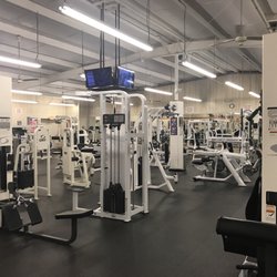 Tim's Total Fitness - Love this gym! Old school equipment, everything you need to get an awesome workout. Not packed. Love love loveeee!