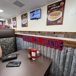 Louisiana Fish House - Booth Area