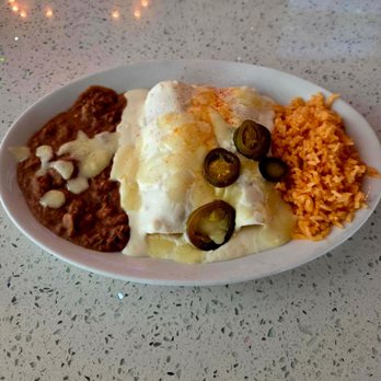 La Comida Mexican Kitchen and Cocktails - Sour cream chicken enchiladas, rice and beans. Delicious!! - Tex-Mex Near Me - Dallas, Texas La Comida Mexican Kitchen and Cocktails - Sour cream chicken enchiladas, rice and beans. Delicious!! - Tex-Mex Near Me - Dallas, Texas
