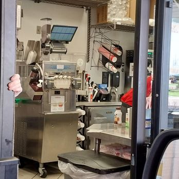Chick-fil-A - it's my order time....the door is open for runners to easily go in/out - Fast Food Near Me - Arden Hills, Minnesota