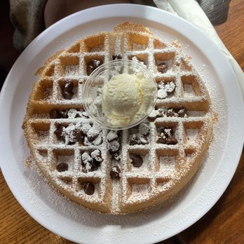 Eggs 'n Things Ko Olina - Chocolate Chip Waffle - American Near Me - Kapolei, Hawaii Eggs 'n Things Ko Olina - Chocolate Chip Waffle - American Near Me - Kapolei, Hawaii