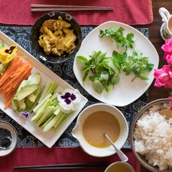 Cook Love Heal by Rachel Zierzow - Make your own sushi hand rolls class