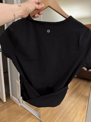 lululemon by null