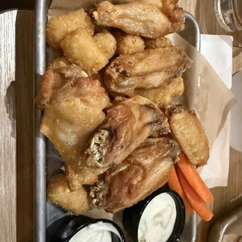 PKWY Tavern - Volunteer - Wings (6) - Breakfast & Brunch Near Me - Henderson, Nevada PKWY Tavern - Volunteer - Wings (6) - Breakfast & Brunch Near Me - Henderson, Nevada