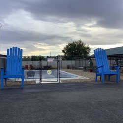Sunnyside Rv Park - Our heated salt water pool!