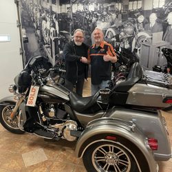 Andrae's Harley-Davidson - Delivery Day !! My 2016 Tri Glide Trike !!