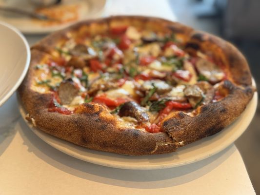 Dee's Wood Fired Pizza & Kitchen