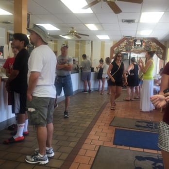 Hoffmans Ice Cream - Busy on a hot day like today - Ice Cream & Frozen Yogurt Near Me - Point Pleasant Beach, New Jersey