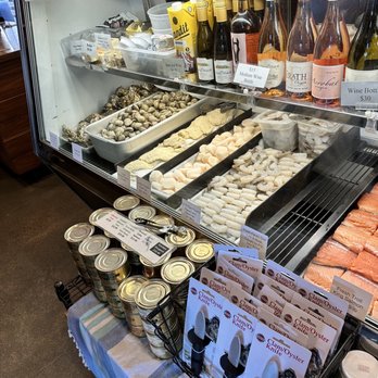 Ecola Seafoods - Seafood Near Me - Cannon Beach, Oregon