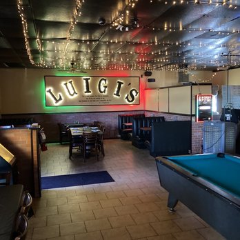 Luigis Italian Restaurant - a pool table - Italian Near Me - Fort Worth, Texas Luigis Italian Restaurant - a pool table - Italian Near Me - Fort Worth, Texas
