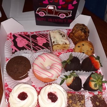 Queen of Cakes - My gift box to my honey for Valentine's Day! He thoroughly enjoyed every single bite! - Bakeries Near Me - Crystal River, Florida