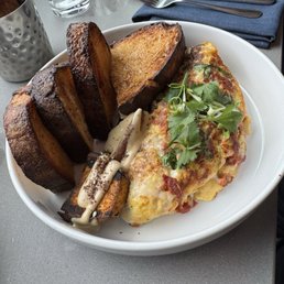 Sun-Dried Tomato Arugula Omelet Sun-Dried Tomato Arugula Omelet