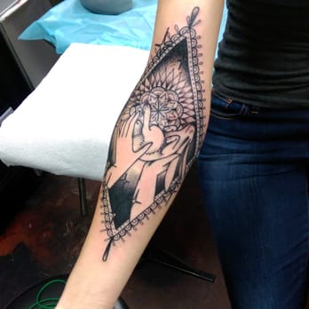 Broken Dagger Tattoo Parlor - By Kelsey Lane - Tattoo Near Me - Las Vegas, Nevada