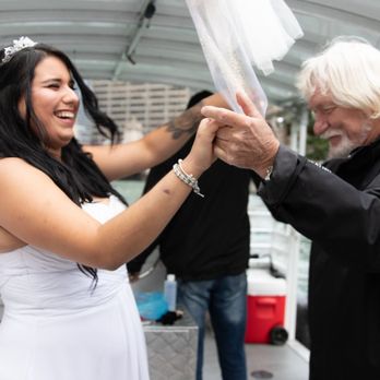 Party On Boats - Boat Charters Near Me - Chicago, Illinois Party On Boats - Boat Charters Near Me - Chicago, Illinois