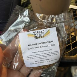 Gluten free & vegan pumpkin snickerdoodle cookie