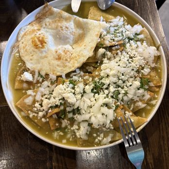 Domingo’s - Chilaquiles con salsa verde - Mexican Near Me - Portland, Oregon Domingo’s - Chilaquiles con salsa verde - Mexican Near Me - Portland, Oregon
