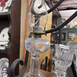 Springfield Antique Barn - All kinds of oil lamps (even a booth that seeks all sizes of chimneys)