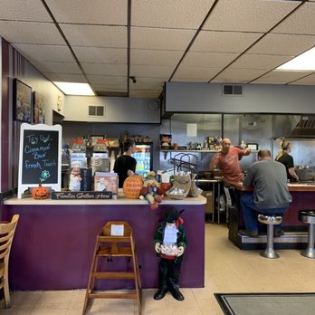 Lori's Corner Kitchen - American Near Me - Lake Ariel, Pennsylvania