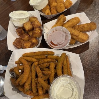 Corner Pocket Pub - Pool Halls Near Me - Fort Wayne, Indiana