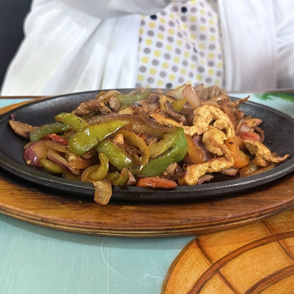 Casa Martini - Combo fajitas- lunch menu. - Mexican Near Me - Dry Ridge, Kentucky