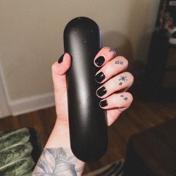 Loann Pretty Nails - Gel manicure, black polish