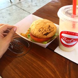 Red's Burger Shop