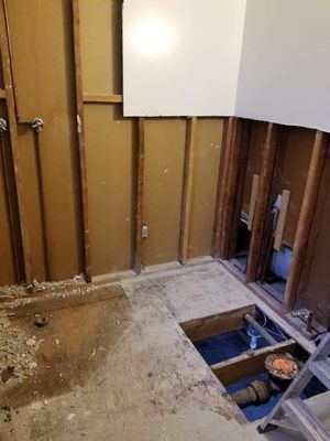 J & M Home Services Logo