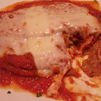 Di Matteo's Pizza Restaurant - Why is my sauce weeping?  Fresh sauce doesn't seperate like this.... Ragu doesn't even seperate like this. - Italian Near Me - Hamden, Connecticut