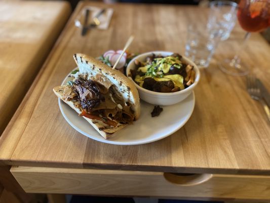 Lola Rosa Place-des-Arts by null