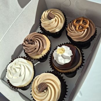 Brooki Cakes & Creamery - Mother's Day treats - Custom Cakes Near Me - Waco, Texas Brooki Cakes & Creamery - Mother's Day treats - Custom Cakes Near Me - Waco, Texas