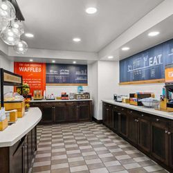 Hampton Inn & Suites Schererville - Breakfast Area