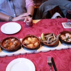 Hola Y Olé - Das ist der 1 m Tapas incl. 1l Lambrusco für 38€