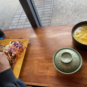 Thai Orchid - drunken noodles and yellow curry - Thai Near Me - Fairfield, California