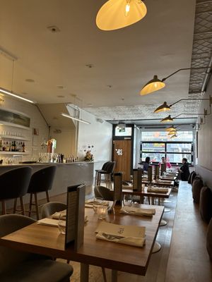 ēst Restaurant by null