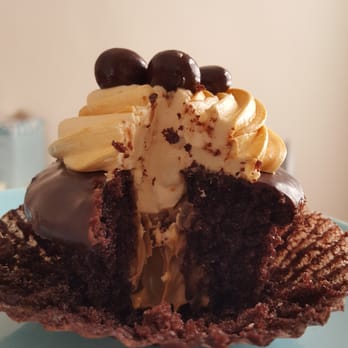 Molly's Cupcakes - Chococinno cupcake center - Cupcakes Near Me - Chicago, Illinois Molly's Cupcakes - Chococinno cupcake center - Cupcakes Near Me - Chicago, Illinois